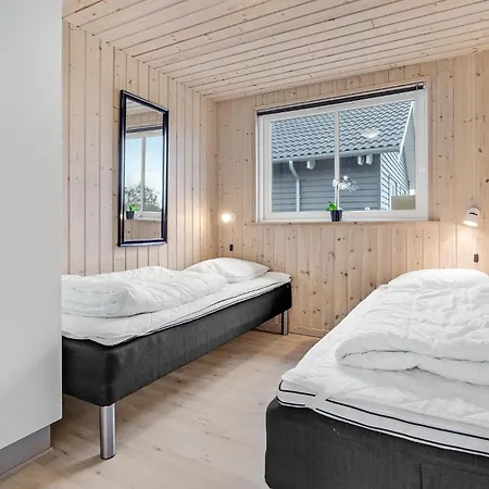 Stunning In Idestrup With Kitchen Дом отдыха *