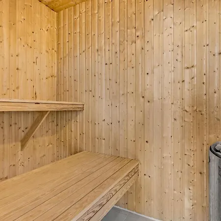 Stunning In Idestrup With Kitchen 別荘