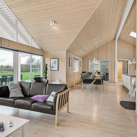 Stunning In Idestrup With Kitchen 別荘 *