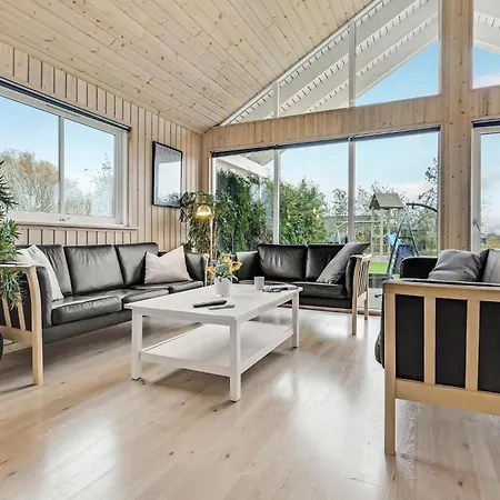 בית נופש Stunning In Idestrup With Kitchen *