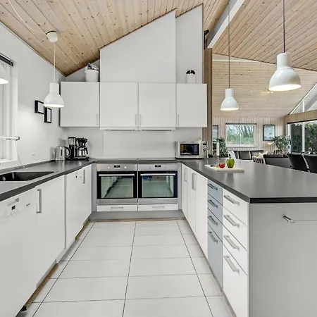 בית נופש Stunning In Idestrup With Kitchen *