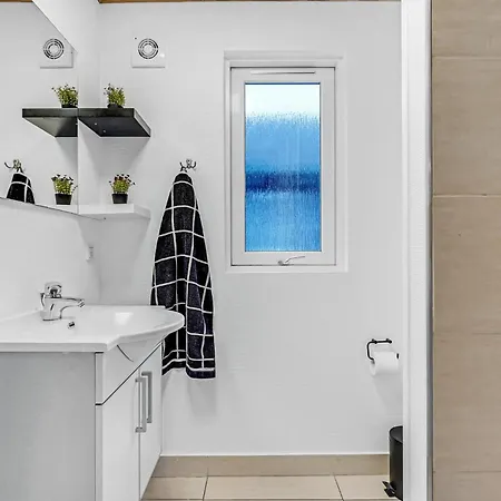 Stunning In Idestrup With Kitchen *